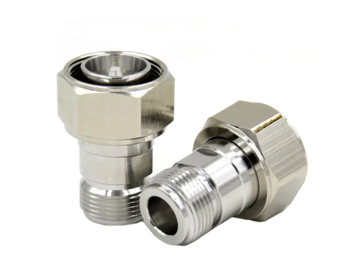 Male / female adapter